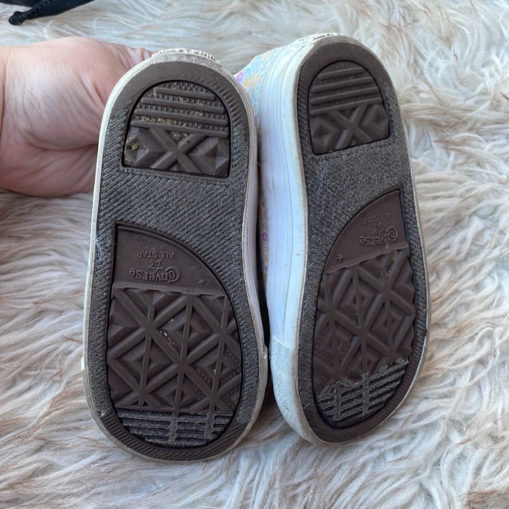 Converse Kids Sneakers - White with Floral Pattern - Picture 8 of 8